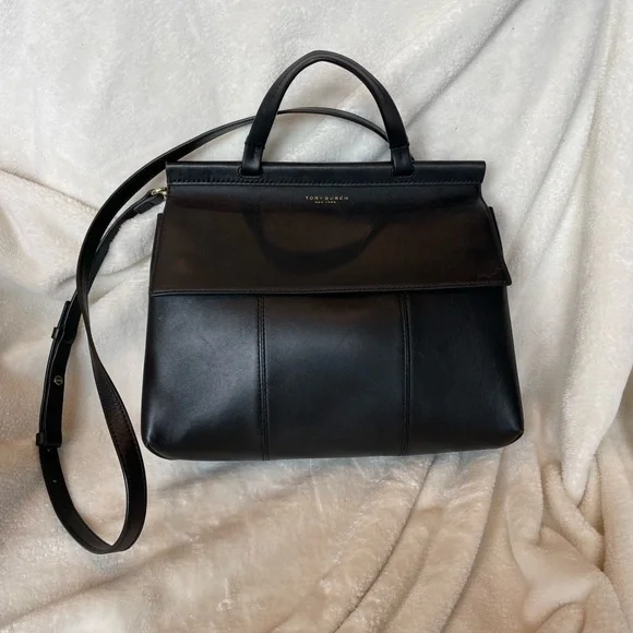 —-Tory Burch Excellent Condition TORY BURCH FRINGE CROSSBODY SHOULDER BAG EXCELLENT CONDITION  main image 4